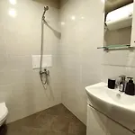 Cozy 1br Mountain View For 4 Guests * בנסקו